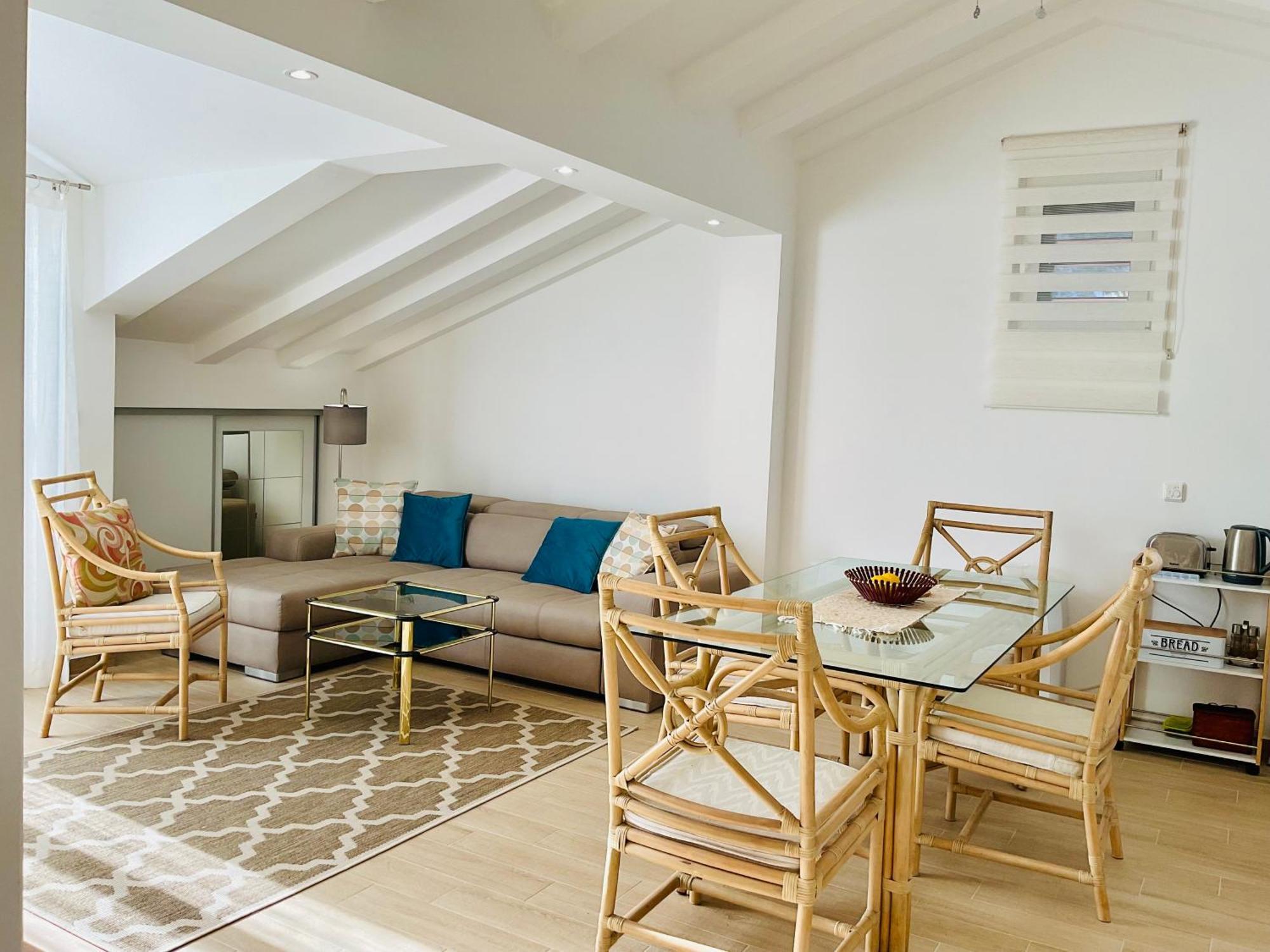 Bay View Apartments Petrovac ภายนอก รูปภาพ